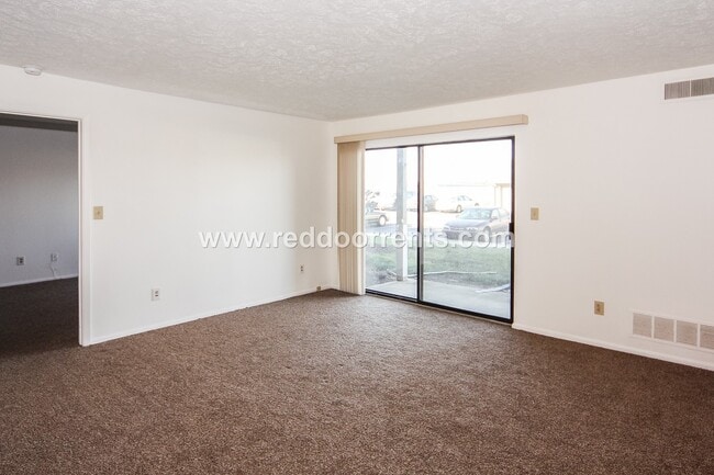 Foto del edificio - Hassle Free 2 BR 2 BA Condo In Great Locat...