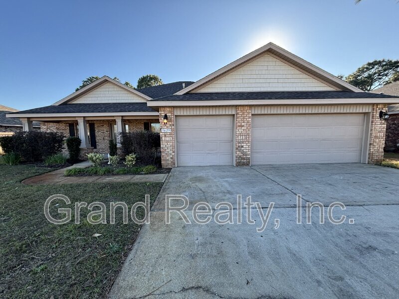 Foto principal - 9629 Meadow Wood Ln