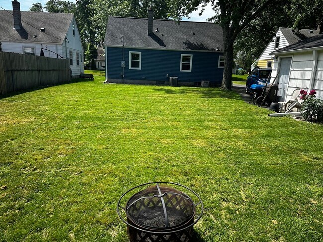 Building Photo - Charming 3BR House in Minneapolis