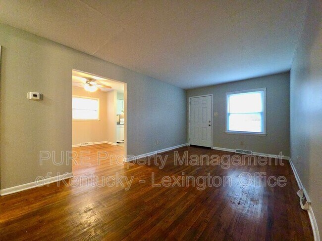 Building Photo - 304 Radcliffe Rd