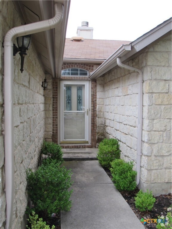 Building Photo - 4802 Shawn Dr