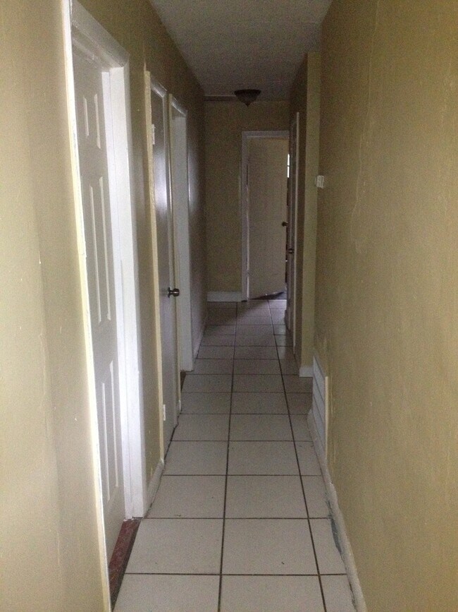 Foto del edificio - 1631 NW 7th Ct
