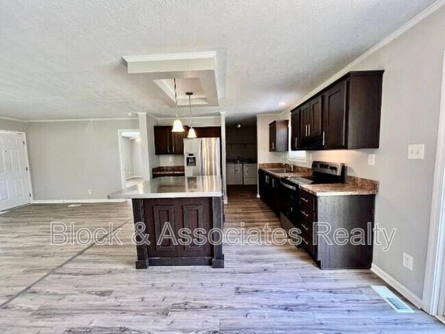 Foto del edificio - 4073 Pine Ridge Road
