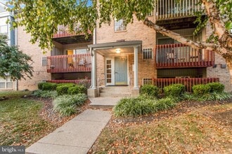 Building Photo - 4 Banyan Wood Ct