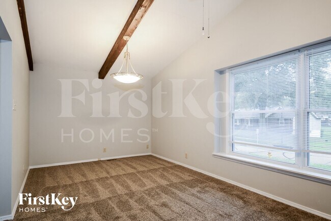 Building Photo - 801 Boleyn Pl
