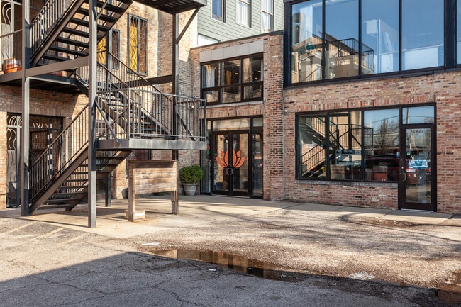 Building Photo - 2425 W 14th St