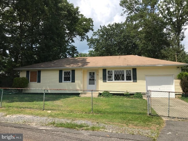 Building Photo - 110 Reed Ave
