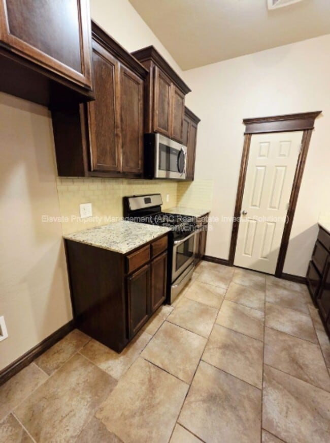 Photo - 2215 Kintyre Rd Townhome