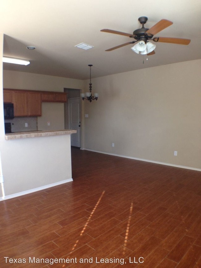 Building Photo - 3 br, 2.5 bath House - 1441 Ravenwood Drive