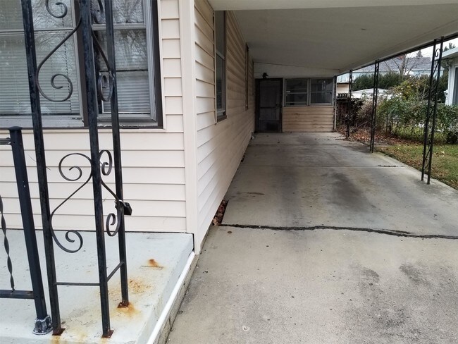 Foto del edificio - 1090 Pauline Ave