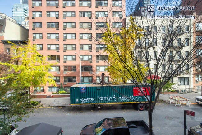 Building Photo - 340 E 51st St