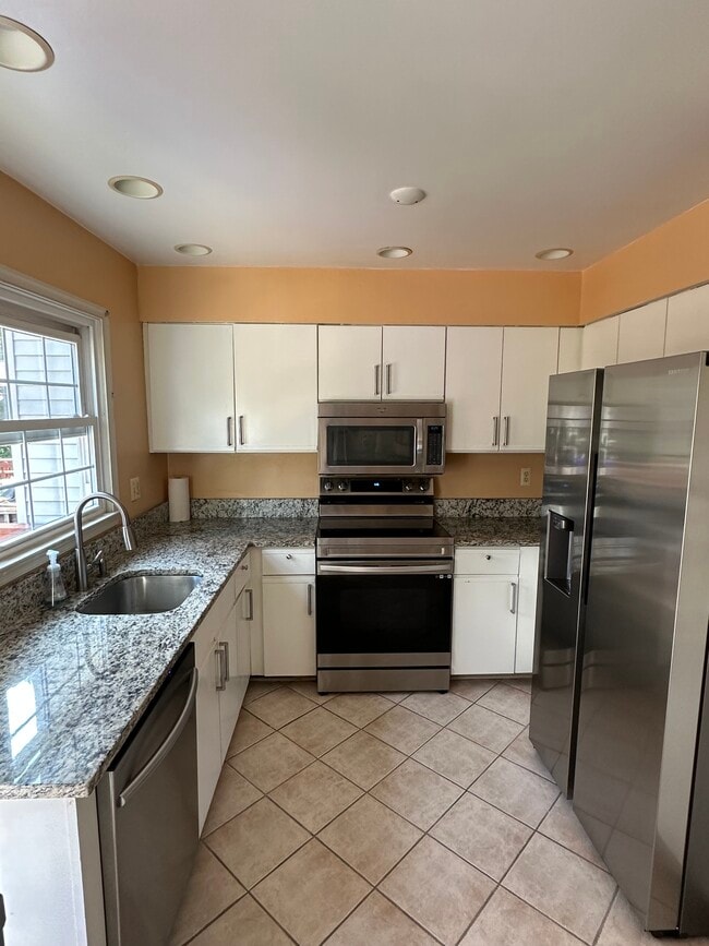 Foto del edificio - 8903 Rosewood Way