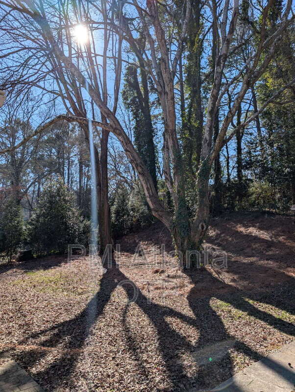 Foto del edificio - 1952 Wellbourne Dr NE