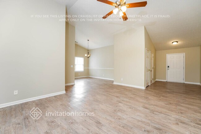 Building Photo - 455 Crested View Dr