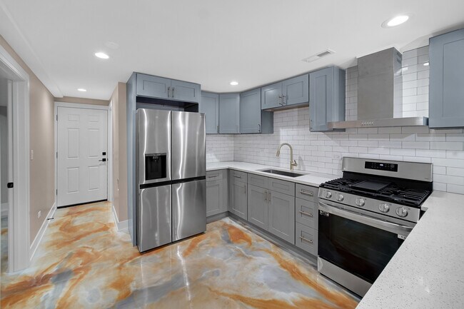 Foto del edificio - 6441 N Seeley Ave