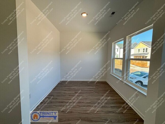 Foto del edificio - Newly Built 3 bed/ 2.5 Bath Duplex Minutes from the Heart of Downtown Greenville!