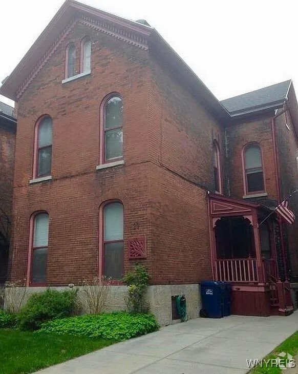 Building Photo - 29 N Pearl St
