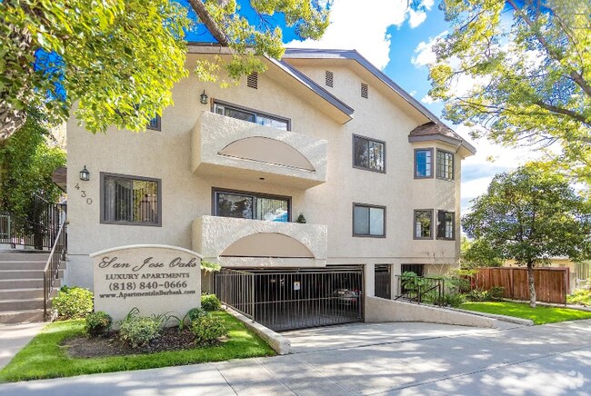 Building Photo - 430 E San Jose Ave