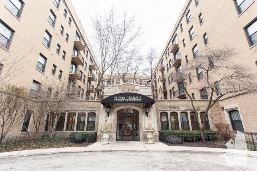 Foto principal - 0 bedroom in Chicago IL 60613
