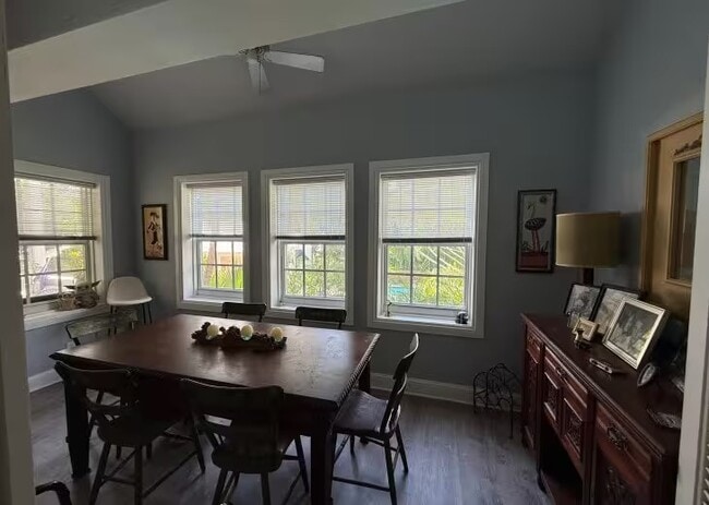 Building Photo - 918 Southard St