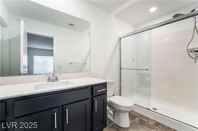 Foto del edificio - Modern 3-Story Home in Southern Highlands | Solar Paid, Low Utility Costs!