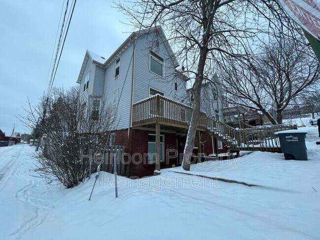 Building Photo - 419 N 1st Ave W