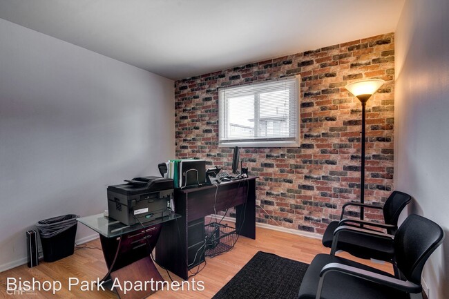 Foto del edificio - 1 br, 1 bath Apartment - 1437 W. 123rd Street
