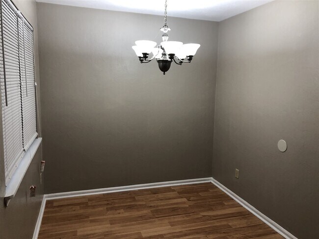 Foto del edificio - 1430 Willow Bend Way