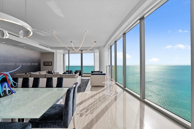 Foto del edificio - 17901 Collins Ave