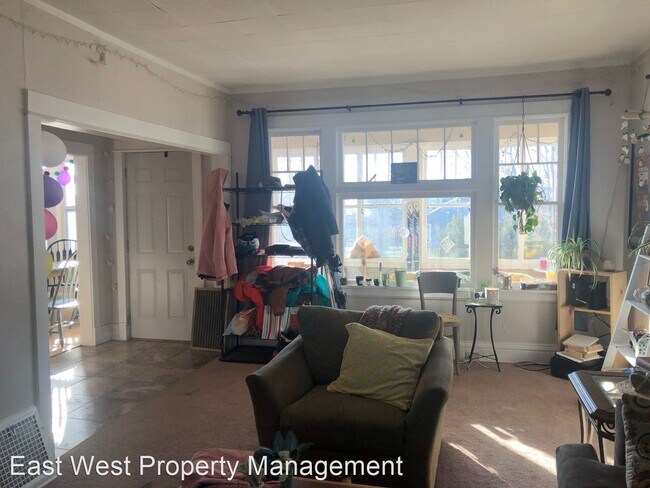 Foto del edificio - 4 br, 2 bath House - 724 N 18th Ave E