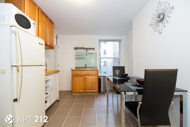 Foto del edificio - 512 E 13th St