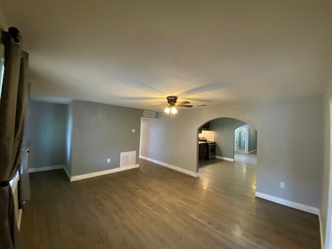 Foto del edificio - Large family home in Grape Creek!