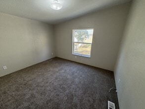 Building Photo - 105 Riverside Ave W
