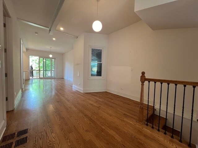 Building Photo - 2861 W Shakespeare Ave