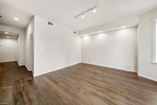 Building Photo - 2757 W Logan Blvd