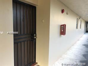 Building Photo - 9150 Fontainebleau Blvd