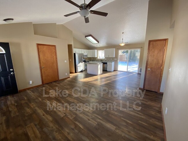 Building Photo - 8920 Torrey Ln
