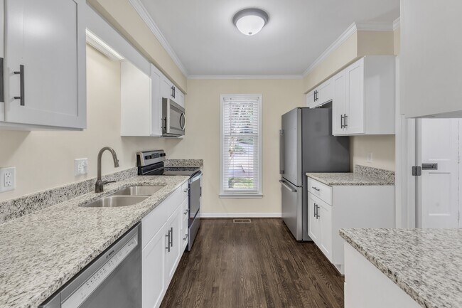 Foto del edificio - 2824 Wayland Dr