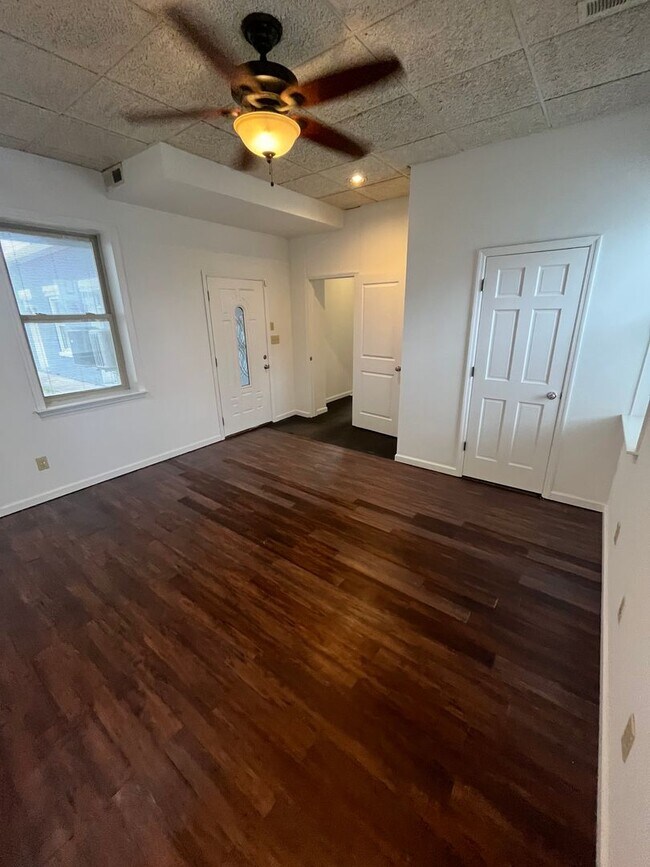 Foto del edificio - 243 W Vine St