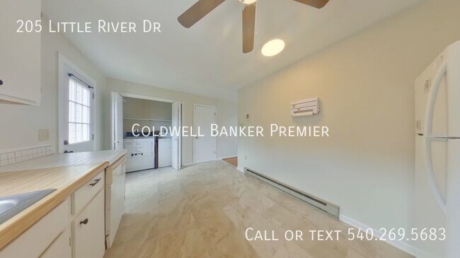 Foto del edificio - 205 Little River Dr