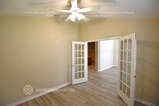 Foto del edificio - 827 E Red House Branch Rd