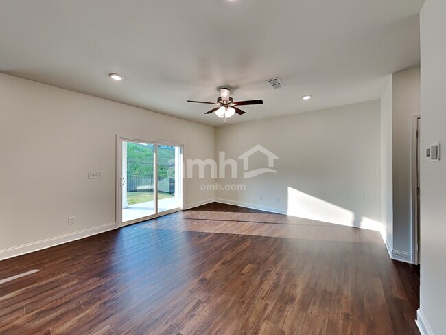 Foto del edificio - 556 Summit View Lane