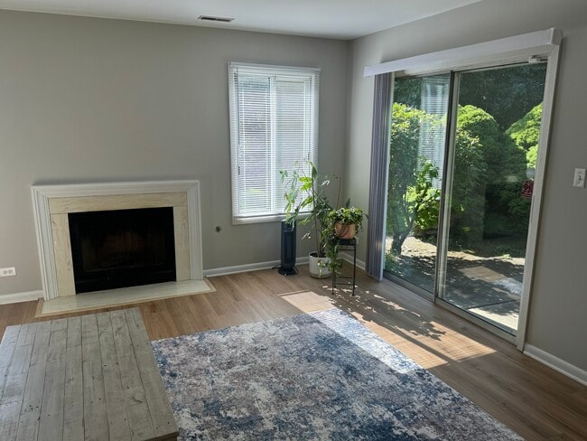 Foto del edificio - 1326 Barclay Ln