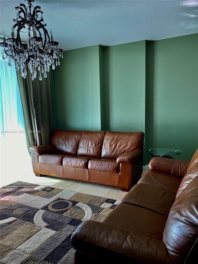 Foto del edificio - 1745 E Hallandale Beach Blvd