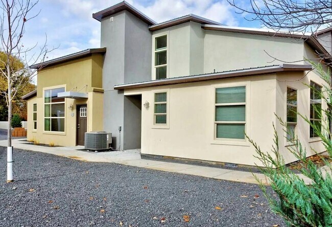 Foto del edificio - 7935 W Preece Dr