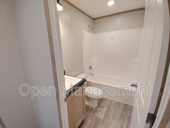 Foto del edificio - 24 Erin Ln