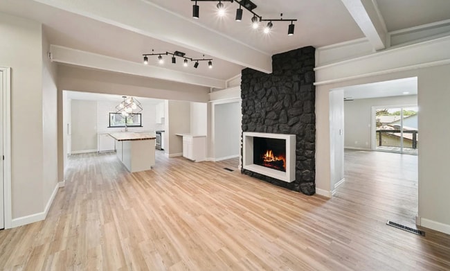 Foto del edificio - 610 W Fairview St