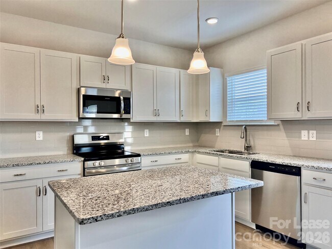 Building Photo - 1906 Gibb Xing