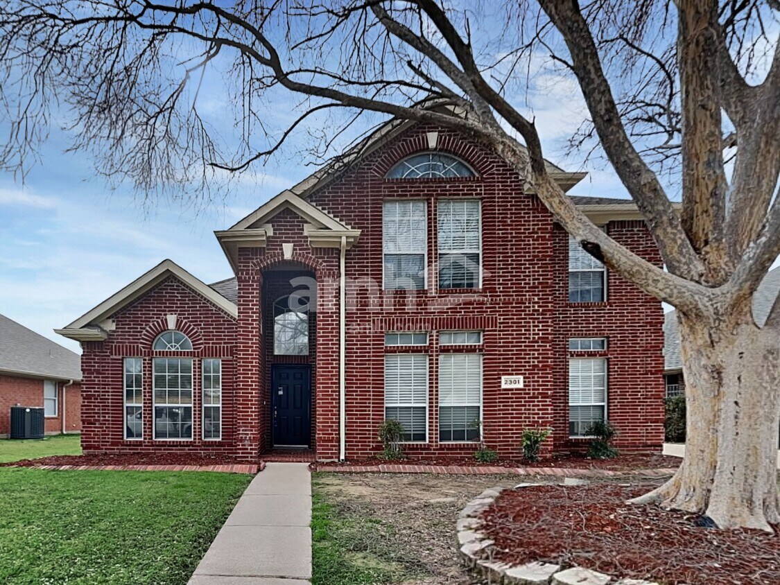 Primary Photo - 2301 Welch Pl