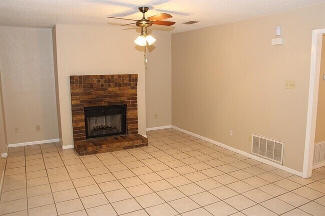 Foto del edificio - 13355 Water Oak Ln